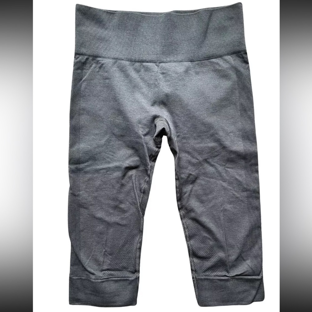 Lululemon Athletica Women's Cropped Leggings Capri Seamlessly Street Gray OS